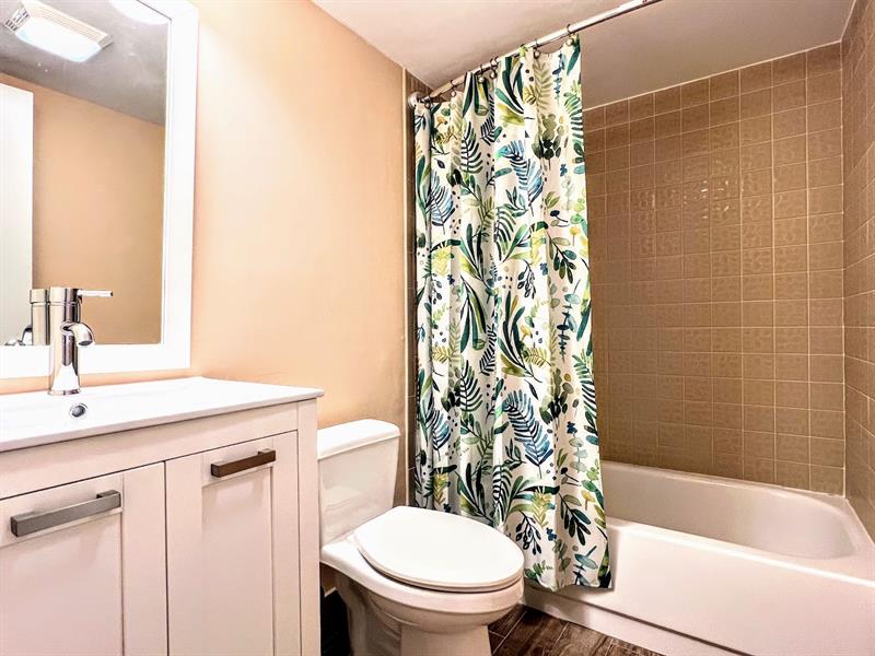 Image 27 of 44 For 3002 5th Ter 102-b