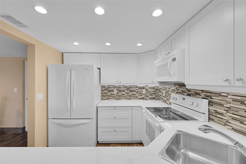 Image 5 of 44 For 3002 5th Ter 102-b