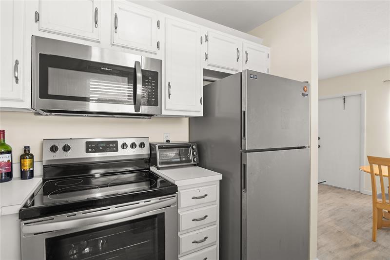 Image 11 of 34 For 85 Crooked Tree Ln  203