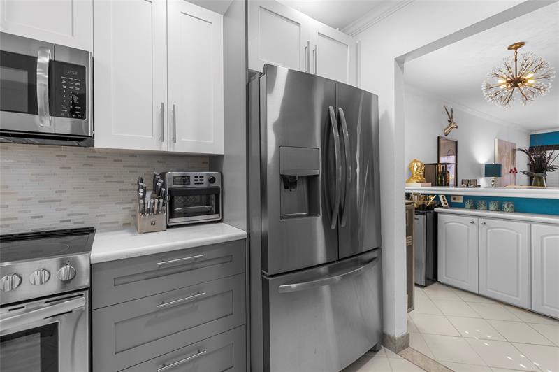 Image 8 of 22 For 1775 Andrews Sq  210w