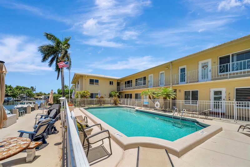 Image 4 of 11 For 2811 51st St  7