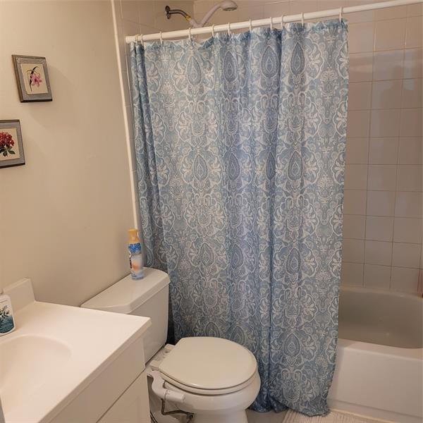 Image 18 of 21 For 7173 Orange Dr  107b