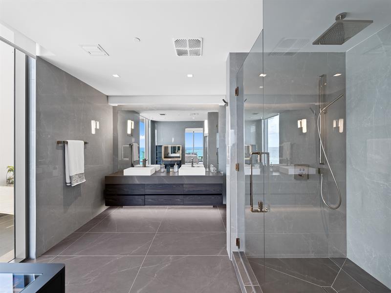 Image 17 of 42 For 1116 Ocean Blvd  401