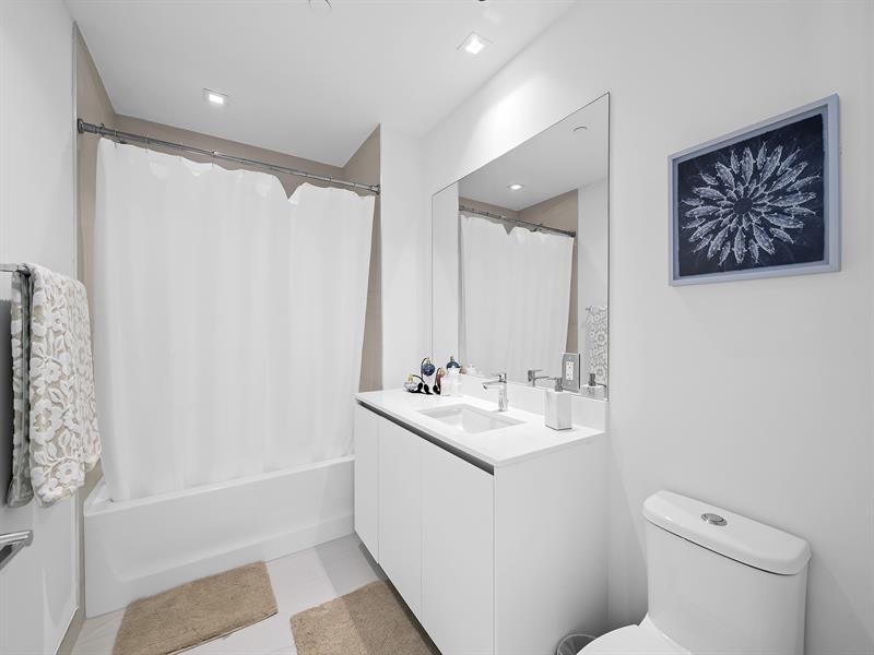 Image 23 of 42 For 1116 Ocean Blvd  401