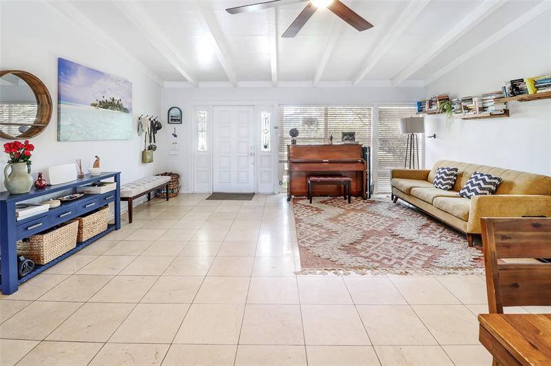 Image 14 of 57 For 2625 Gulfstream Ln