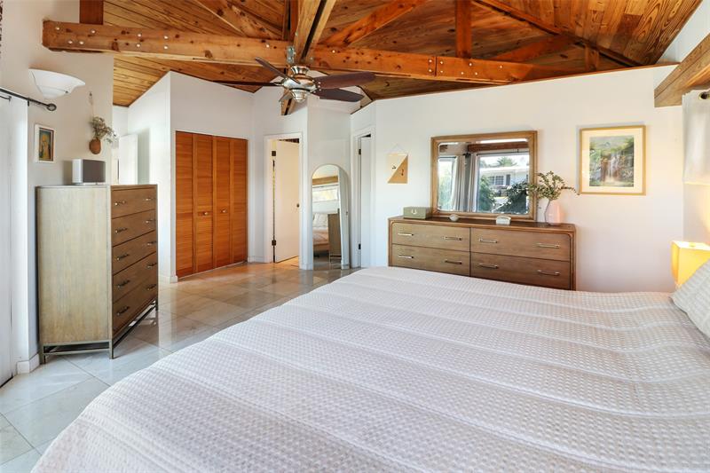 Image 19 of 57 For 2625 Gulfstream Ln