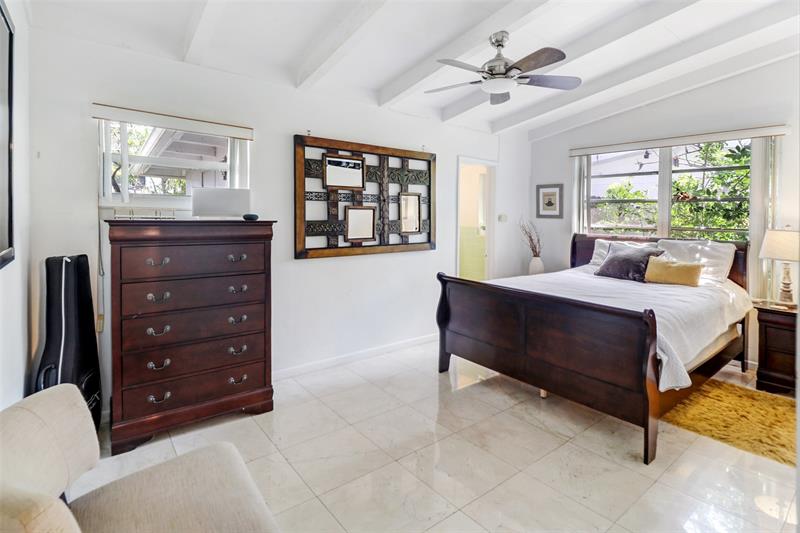 Image 23 of 57 For 2625 Gulfstream Ln