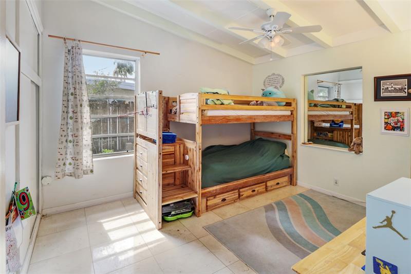 Image 26 of 57 For 2625 Gulfstream Ln