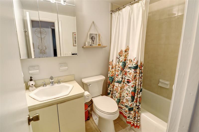 Image 27 of 57 For 2625 Gulfstream Ln