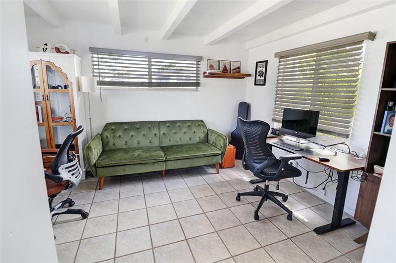 Image 29 of 57 For 2625 Gulfstream Ln