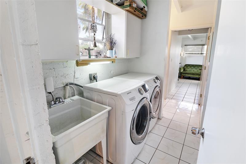 Image 30 of 57 For 2625 Gulfstream Ln