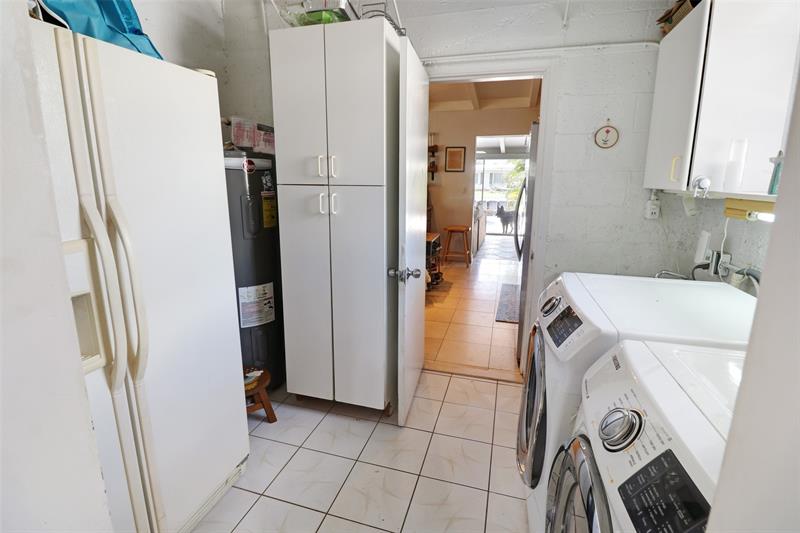 Image 31 of 57 For 2625 Gulfstream Ln