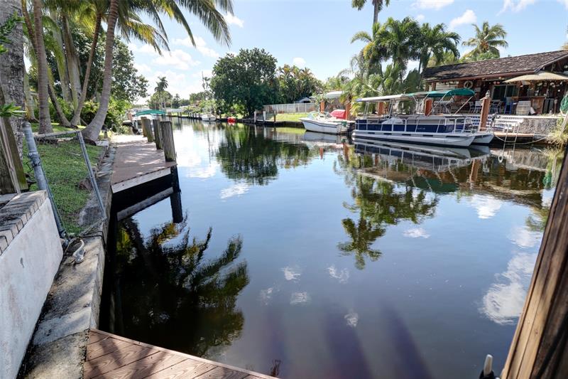 Image 34 of 57 For 2625 Gulfstream Ln