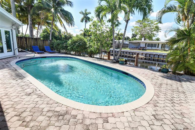 Image 39 of 57 For 2625 Gulfstream Ln