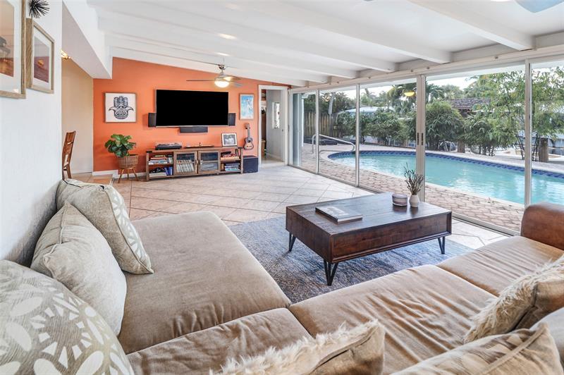 Image 4 of 57 For 2625 Gulfstream Ln