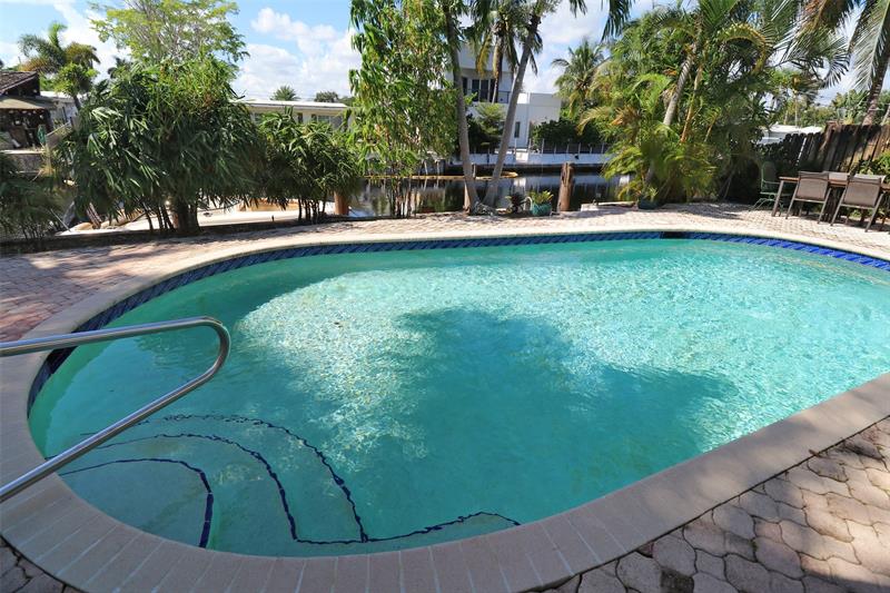 Image 40 of 57 For 2625 Gulfstream Ln