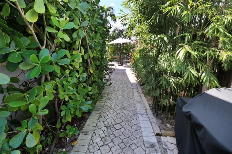 Image 47 of 57 For 2625 Gulfstream Ln