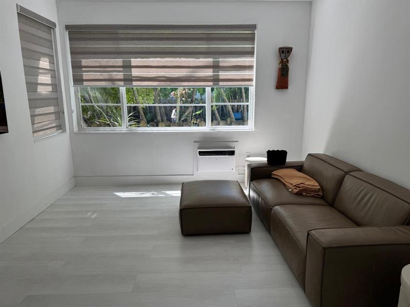 Image 6 of 11 For 1540 Euclid Ave  106