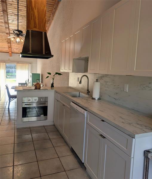 Image 3 of 7 For 11180 Redwood  0