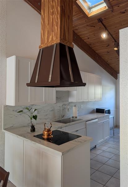 Image 4 of 7 For 11180 Redwood  0