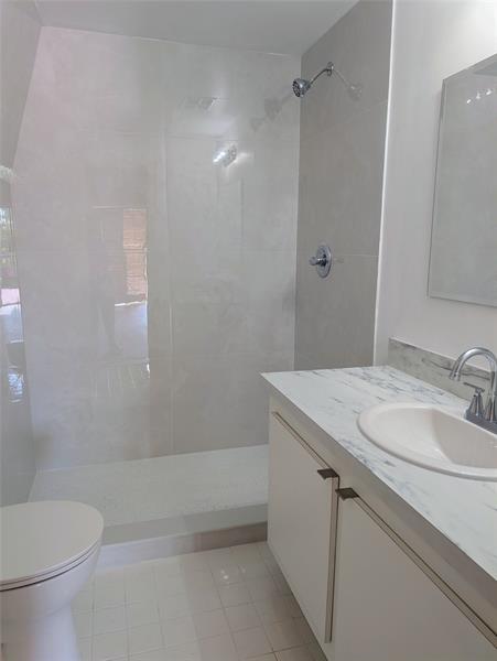 Image 6 of 7 For 11180 Redwood  0