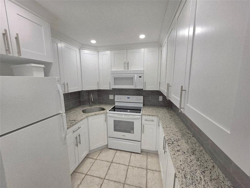 Image 11 of 29 For 3200 7th Ct  205c