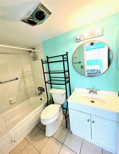 Image 17 of 29 For 3200 7th Ct  205c