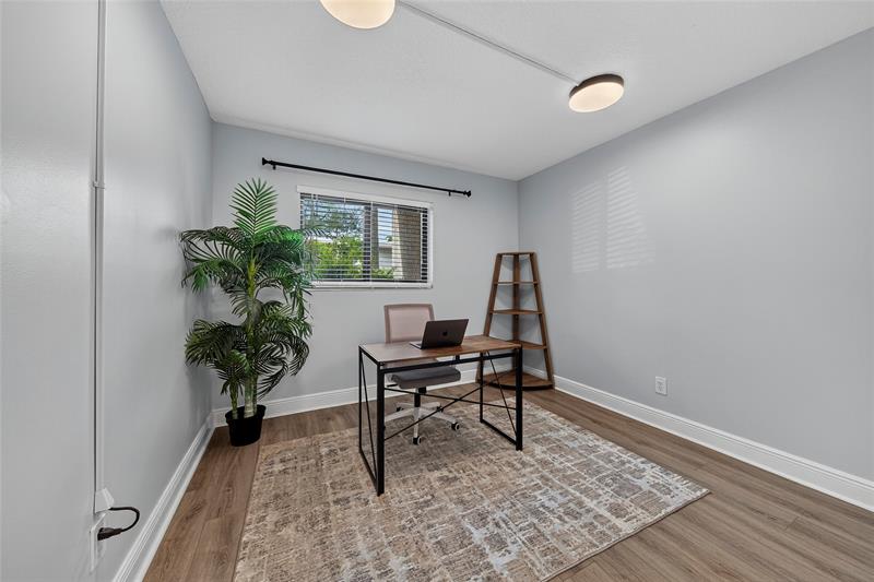 Image 28 of 39 For 2920 8th Ter  103