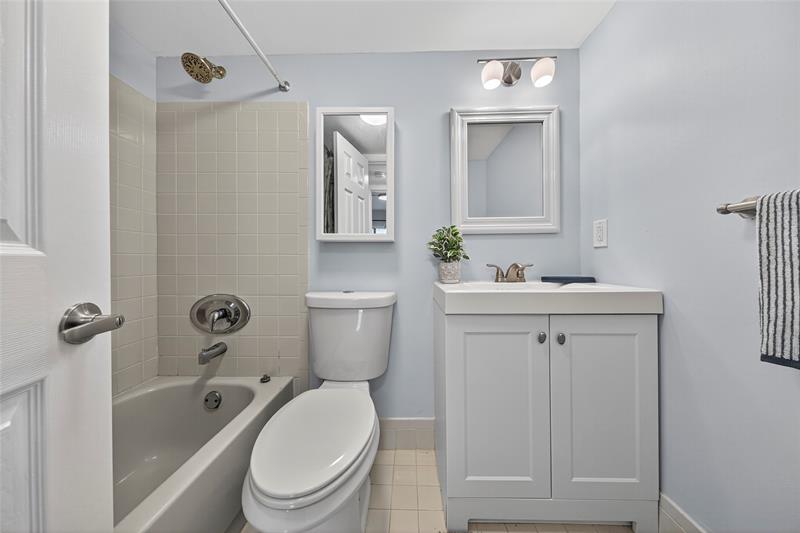 Image 31 of 39 For 2920 8th Ter  103