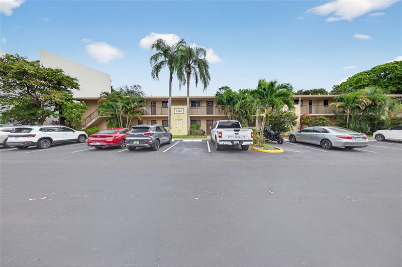 Image 37 of 39 For 2920 8th Ter  103