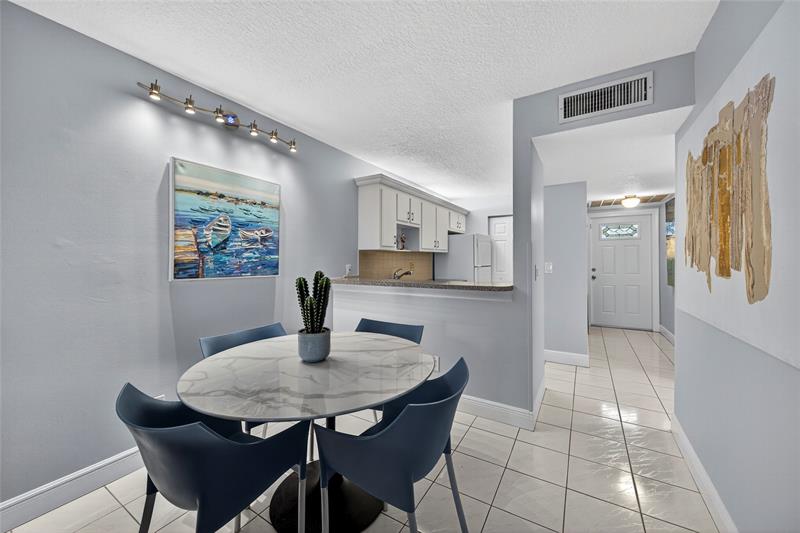 Image 4 of 39 For 2920 8th Ter  103