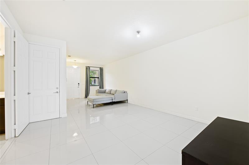 Image 14 of 33 For 4033 Devenshire Ct  4033