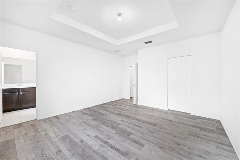 Image 17 of 33 For 4033 Devenshire Ct  4033