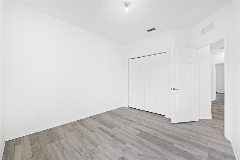 Image 19 of 33 For 4033 Devenshire Ct  4033