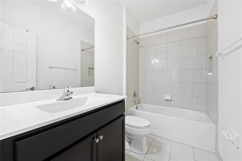 Image 24 of 33 For 4033 Devenshire Ct  4033