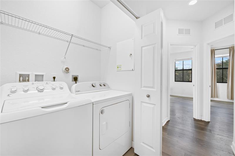 Image 25 of 33 For 4033 Devenshire Ct  4033