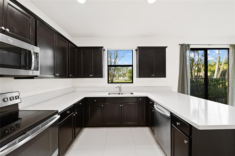 Image 4 of 33 For 4033 Devenshire Ct  4033