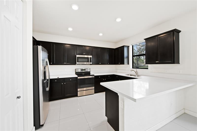 Image 5 of 33 For 4033 Devenshire Ct  4033