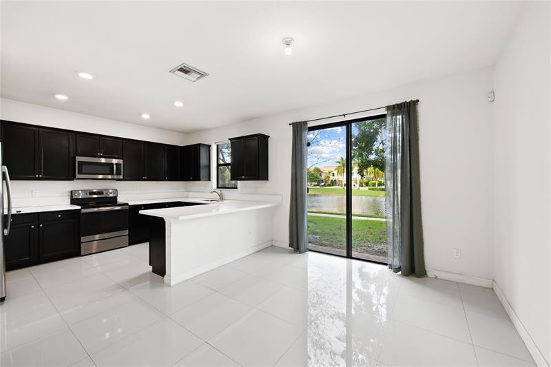 Image 6 of 33 For 4033 Devenshire Ct  4033