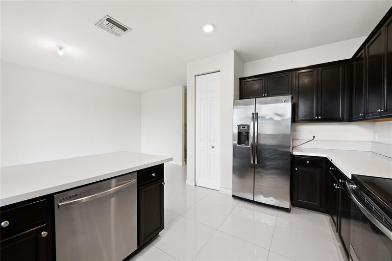 Image 7 of 33 For 4033 Devenshire Ct  4033