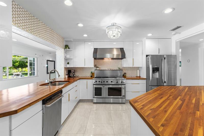 Image 20 of 82 For 19885 22nd Ave