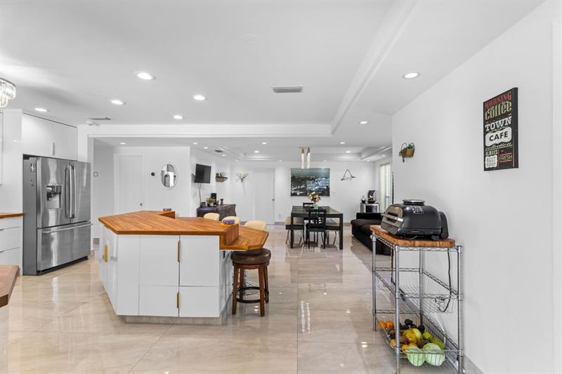 Image 21 of 82 For 19885 22nd Ave