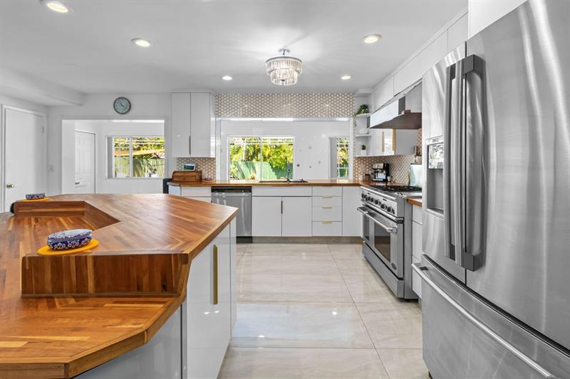 Image 25 of 82 For 19885 22nd Ave