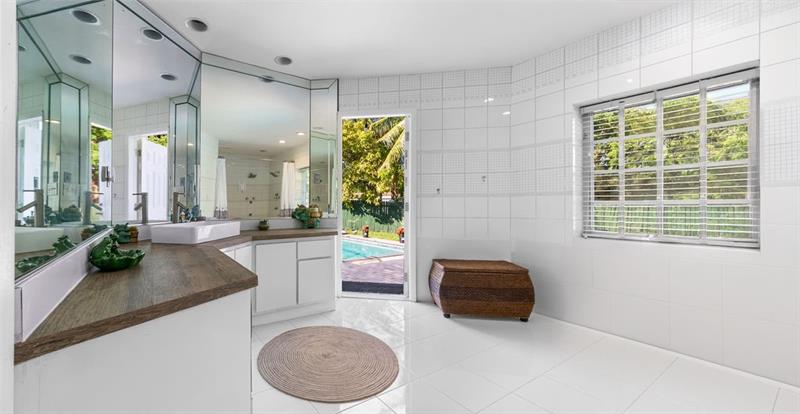 Image 59 of 82 For 19885 22nd Ave