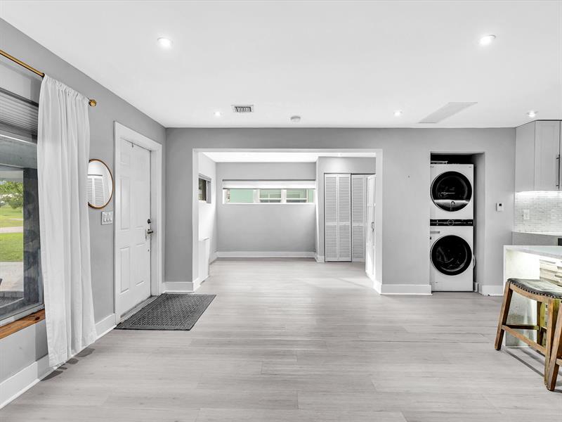 Image 14 of 47 For 81 47th Ct  