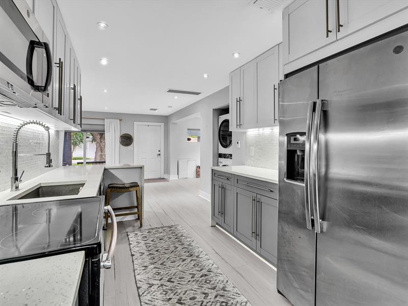 Image 24 of 47 For 81 47th Ct  