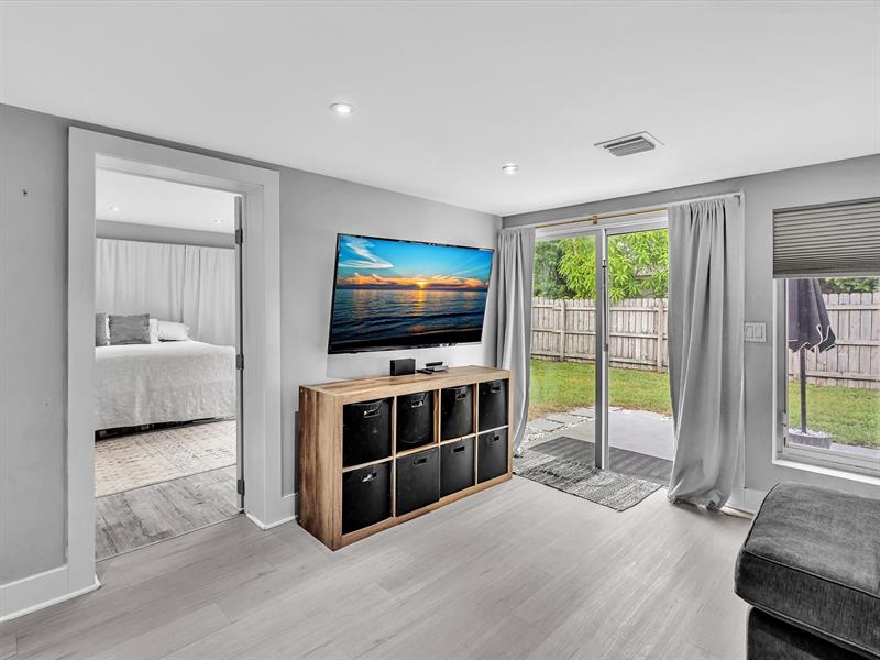 Image 31 of 47 For 81 47th Ct  