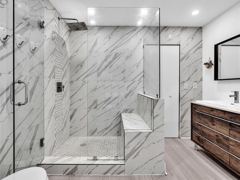 Image 36 of 47 For 81 47th Ct  