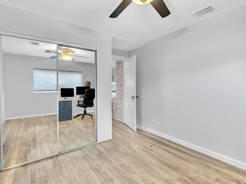 Image 42 of 47 For 81 47th Ct  