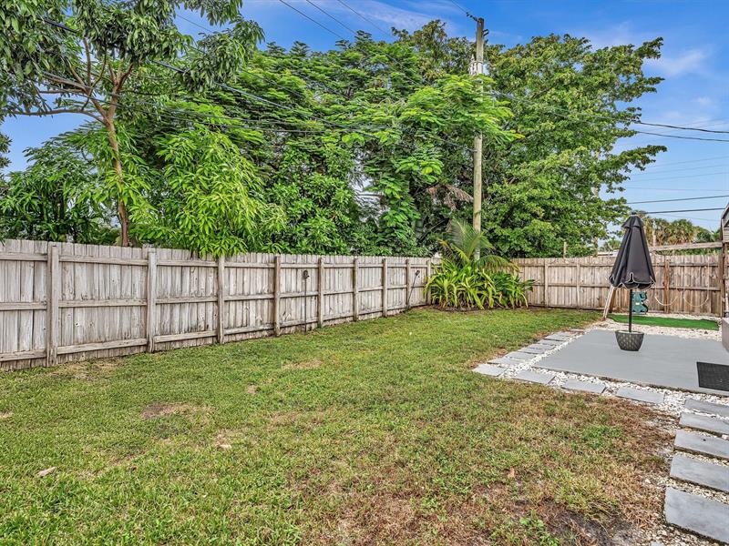 Image 44 of 47 For 81 47th Ct  